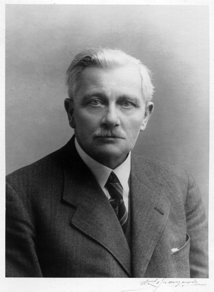 1941_2 .jpg - 1941, une photo d'Augustin peu avant son décès survenu en janvier 1942 à Saint-Chamont.