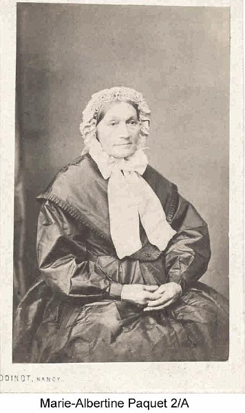Marie-AlbertinePaquet1.jpg - Marie, Lambertine, Joseph dite Marie-Albertine Paquet, épouse de Jean-François Sepulchre, mère de toutes les branches. Photo vers 1860.