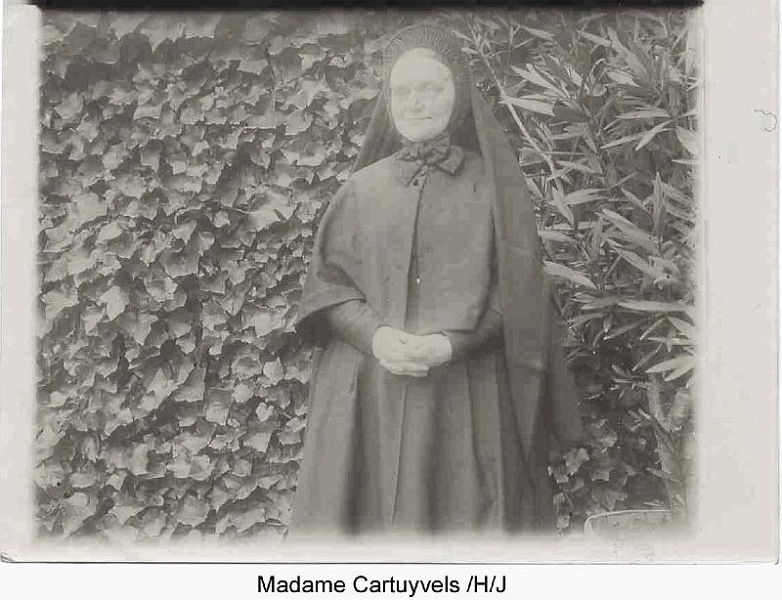 JulienCartuyvels.jpg - Madame Cartuyvels. Je n'ai pas certitude qu'il s'agisse bien de Julienne Cartuyvels, l'épouse de Henry Sepulchre fils de Joseph Sepulchre et Célestine Joassin.